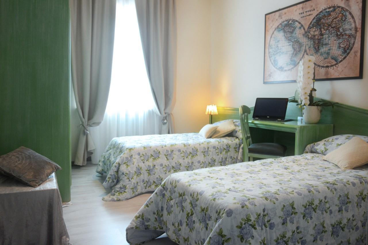 Hotel Oceano Peschiera del Garda Exterior photo