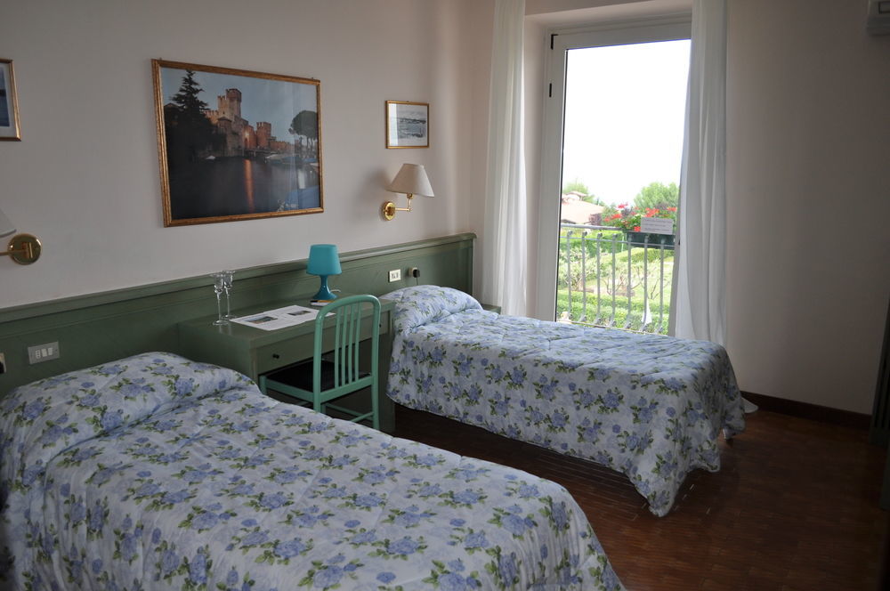 Hotel Oceano Peschiera del Garda Exterior photo