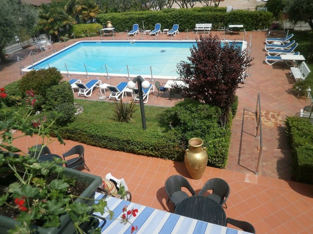 Hotel Oceano Peschiera del Garda Exterior photo