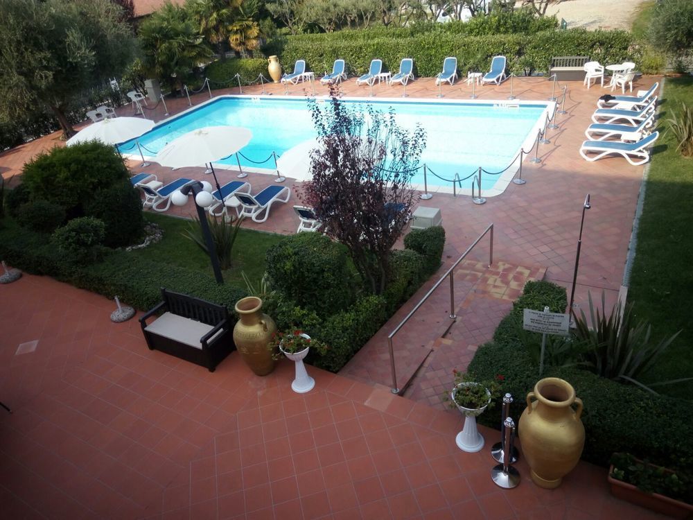 Hotel Oceano Peschiera del Garda Exterior photo