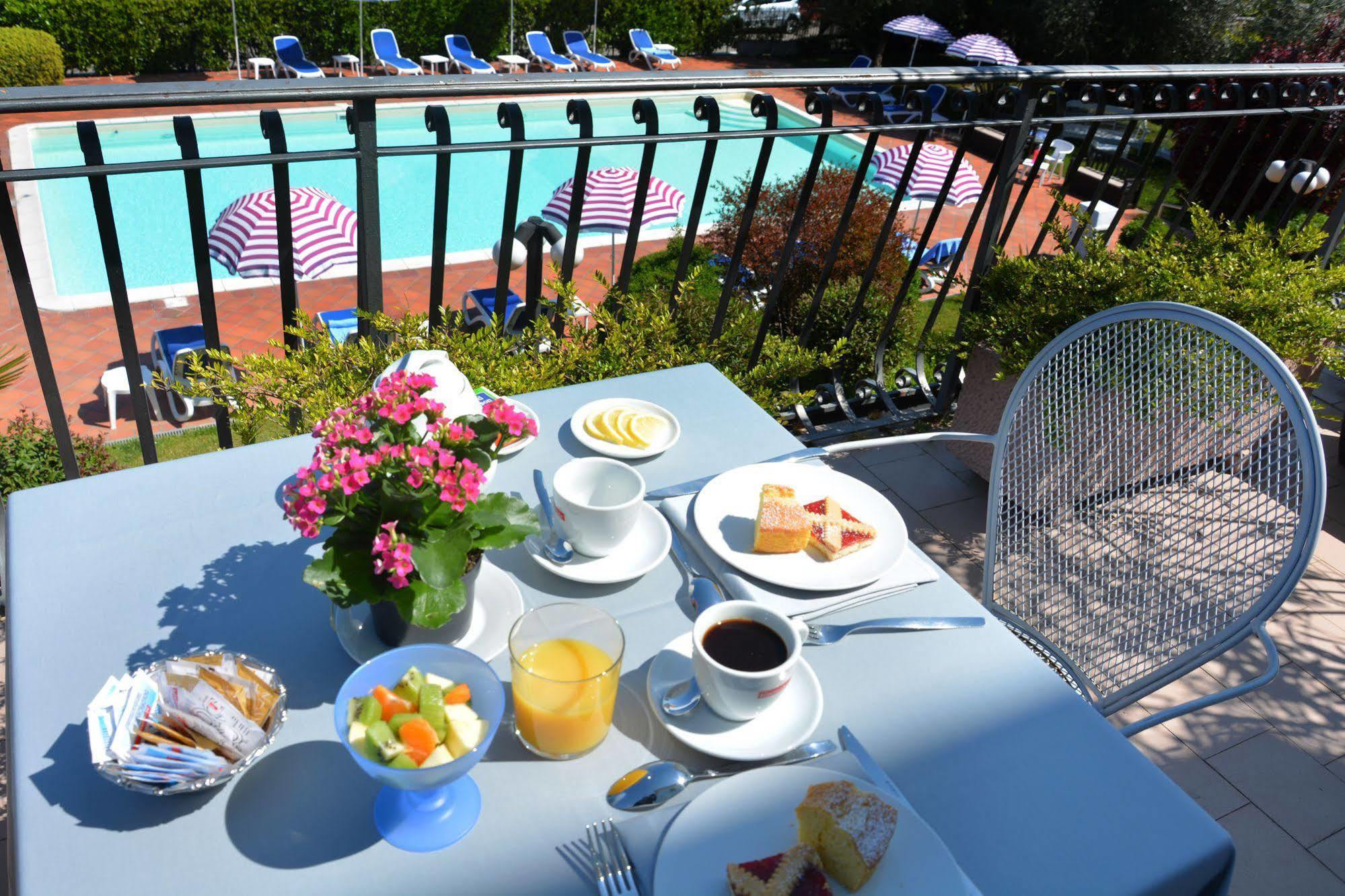 Hotel Oceano Peschiera del Garda Exterior photo